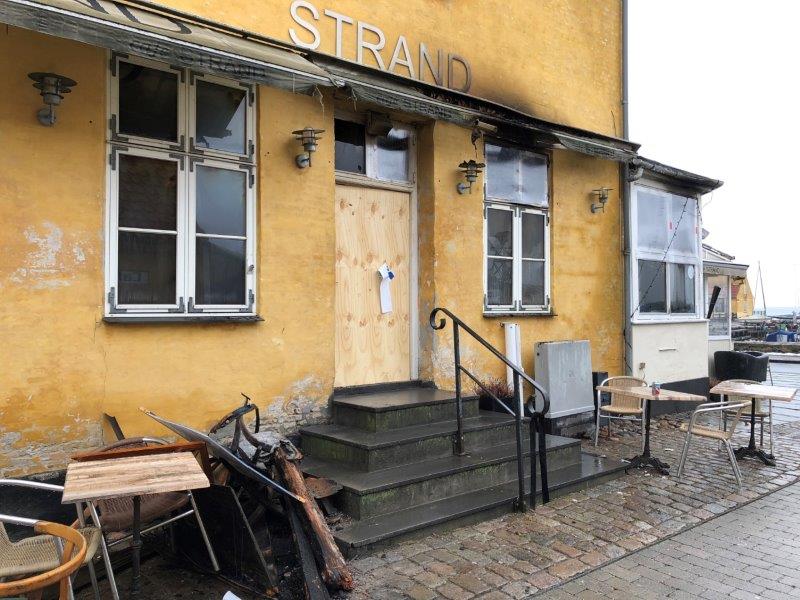 Voldsom brand p Dragr Strandhotel - Dines Bog